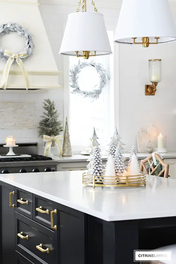 Christmas kitchen decorating